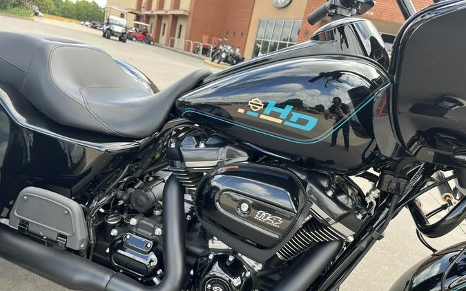 2025 Harley-Davidson® FLTRT Road Glide® 3 Vivid Black 855159