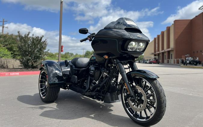 2025 Harley-Davidson® FLTRT Road Glide® 3 Vivid Black 855159
