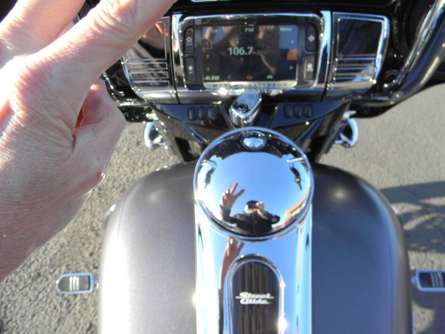 2016 Harley-Davidson Street Glide Special FLHXS