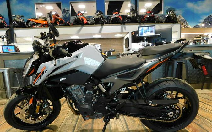 2024 KTM 790 Duke