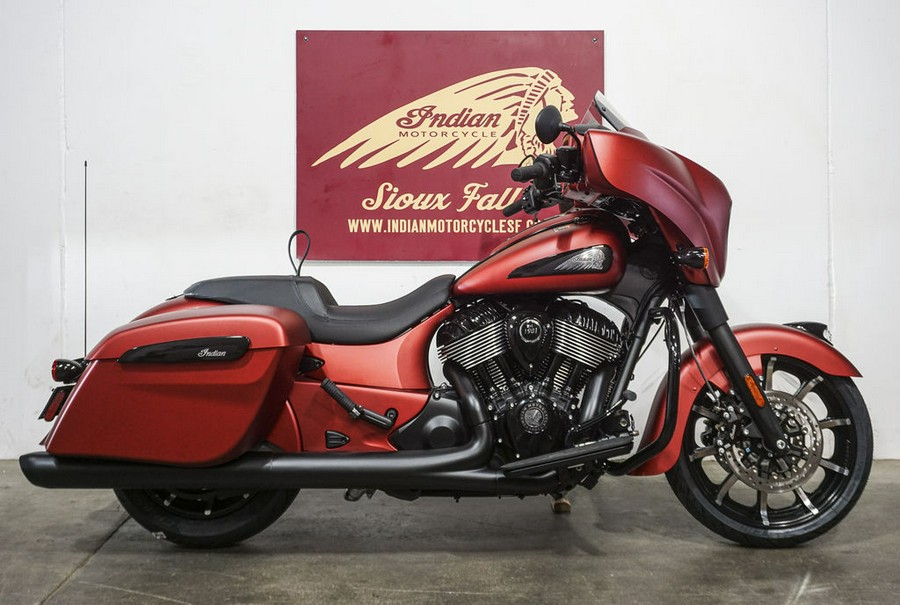 2024 Indian Motorcycle® Chieftain® Dark Horse® Sunset Red Smoke