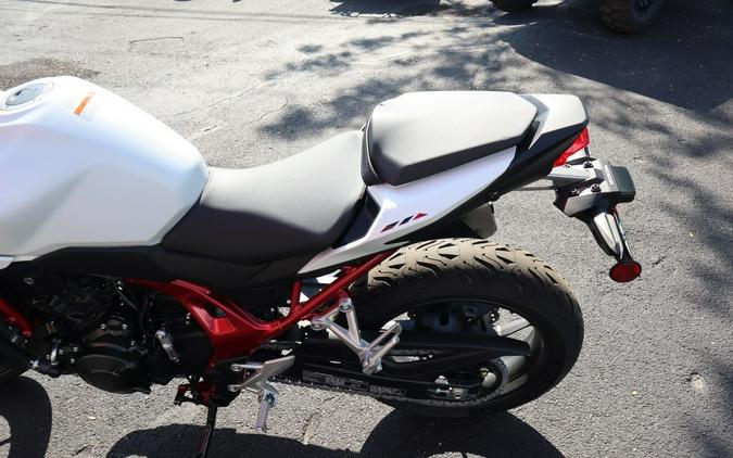 2025 CB750 Hornet Base - Honda