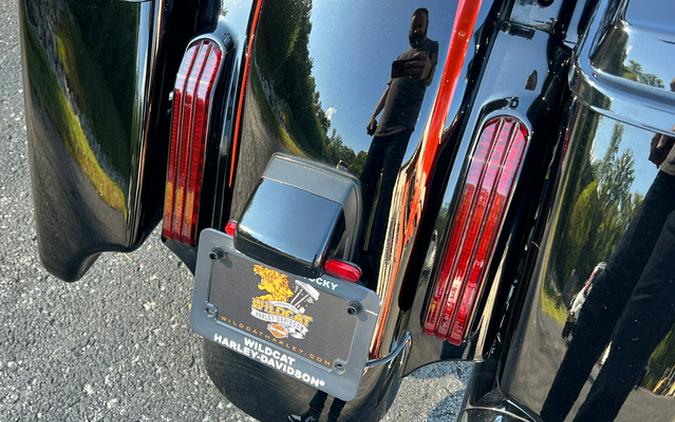 2017 Harley-Davidson FLHXSE - CVO Street Glide