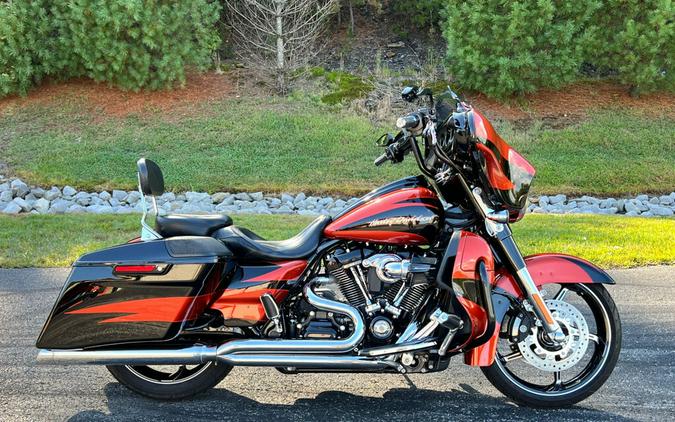 2017 Harley-Davidson CVO Street Glide FLHXSE