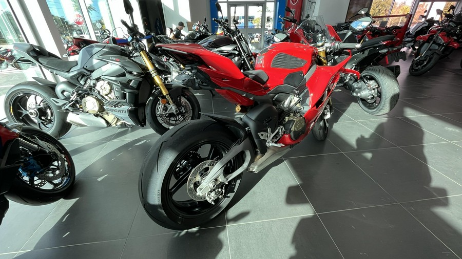 2025 Ducati PANIGALE V4S
