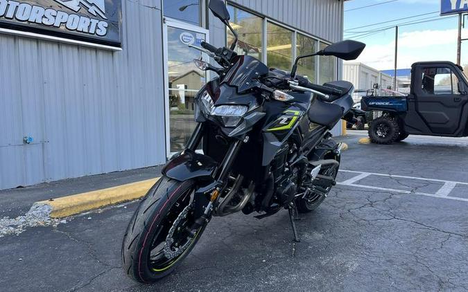 2024 Kawasaki Z900 ABS Metallic Spark Black/Metallic Matte Dark Gray