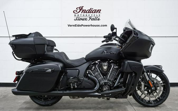 2024 Indian Motorcycle® Pursuit® Dark Horse® with PowerBand Audio Package Black Smoke