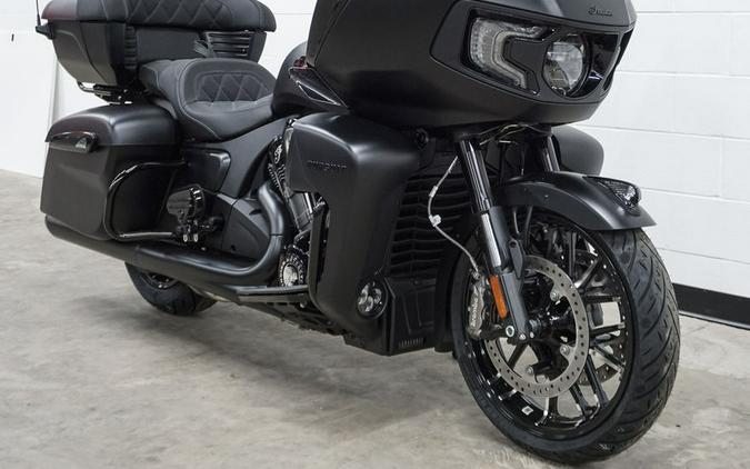 2024 Indian Motorcycle® Pursuit® Dark Horse® with PowerBand Audio Package Black Smoke