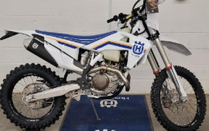 2023 Husqvarna FE 450 First Look [6 Fast Facts – New Model]