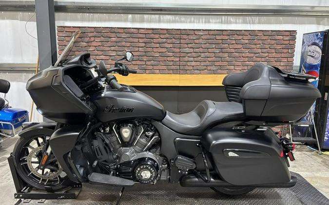 2023 Indian Motorcycle® Pursuit Dark Horse Black Smoke