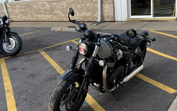 2024 Triumph Bonneville Bobber Jet Black/Ash Gray