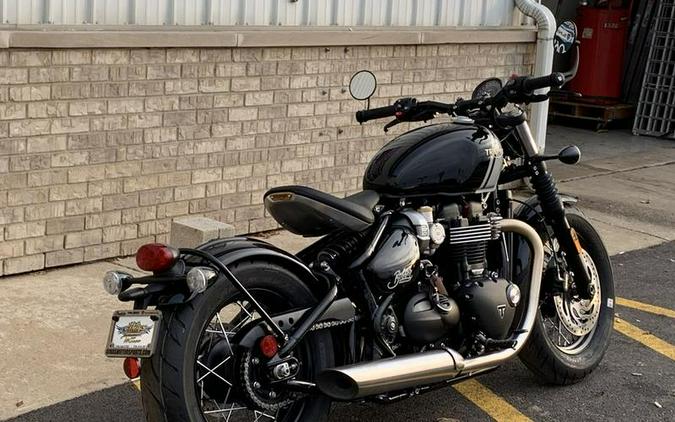 2024 Triumph Bonneville Bobber Jet Black/Ash Gray