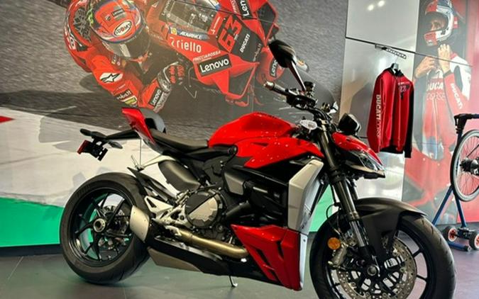 2022 Ducati Streetfighter V2 Ducati Red