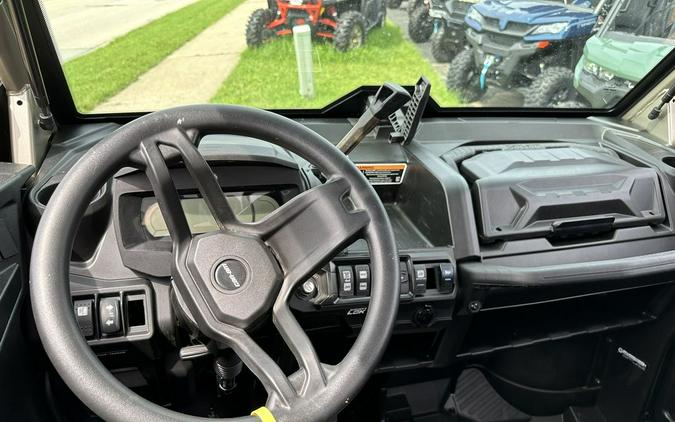 2023 Can-Am® Defender X mr HD10