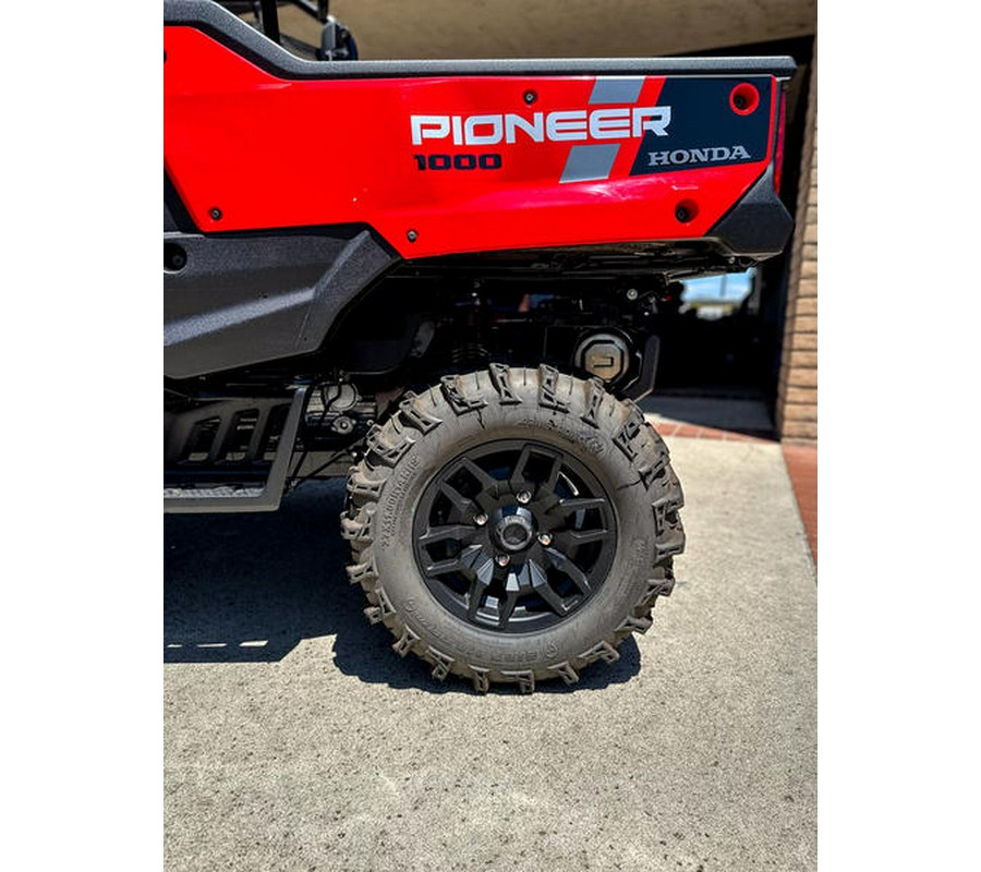 2023 Honda® Pioneer 1000-6 Deluxe Crew