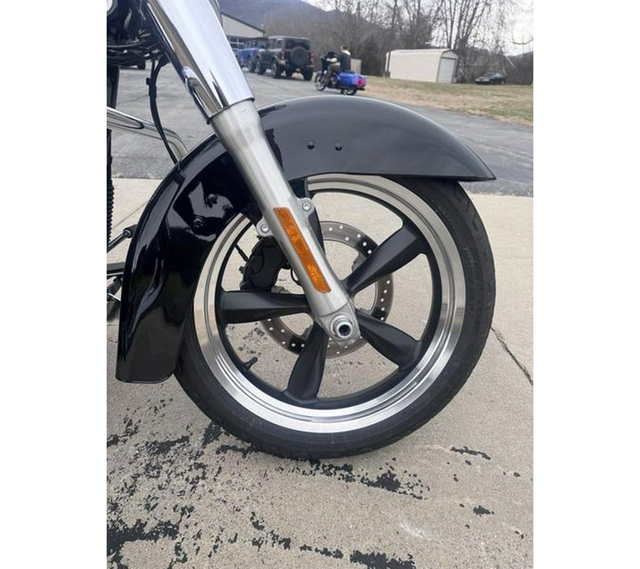 2014 Harley-Davidson® FLD - Dyna® Switchback™