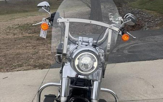 2014 Harley-Davidson® FLD - Dyna® Switchback™