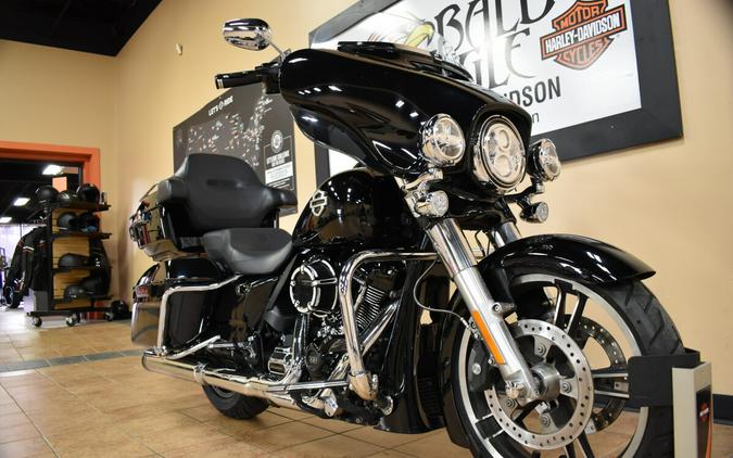FLHXS 2017 Street Glide® Special