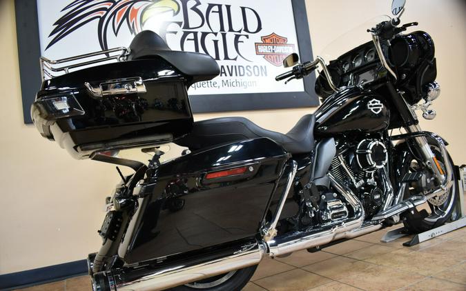 FLHXS 2017 Street Glide® Special