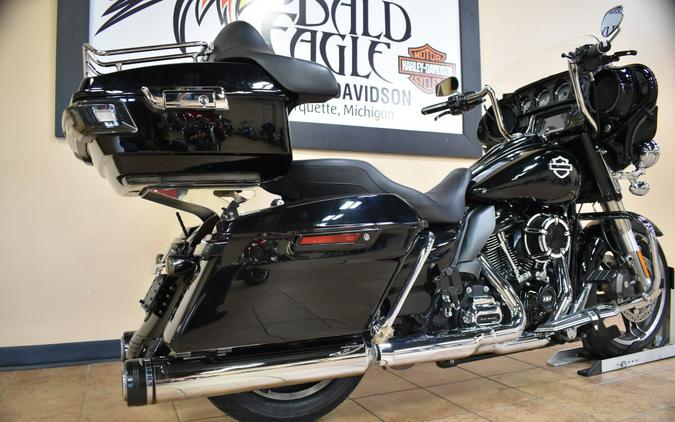 FLHXS 2017 Street Glide® Special