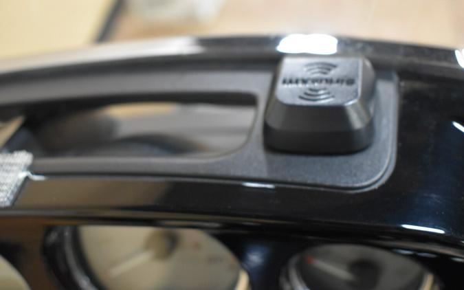 FLHXS 2017 Street Glide® Special