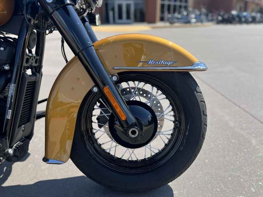 2023 Harley-Davidson® Heritage Classic Prospect Gold 037943
