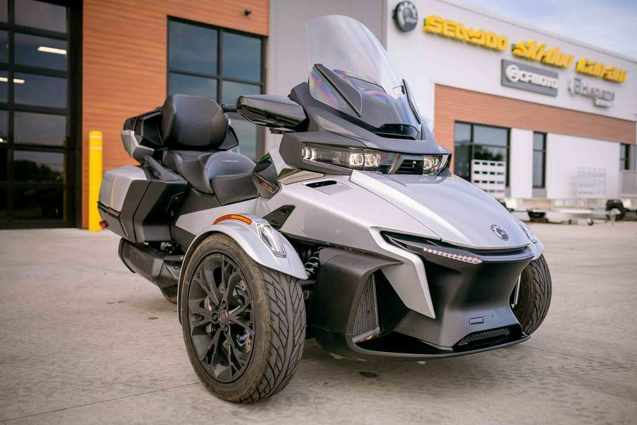 2024 Can-Am® Spyder RT Limited Dark Wheels