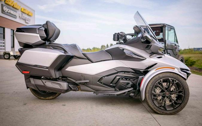 2024 Can-Am® Spyder RT Limited Dark Wheels