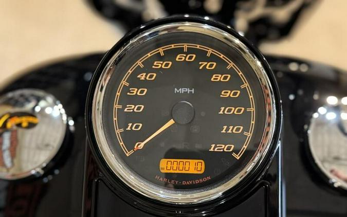 FLHRXS 2025 Road King™ Special