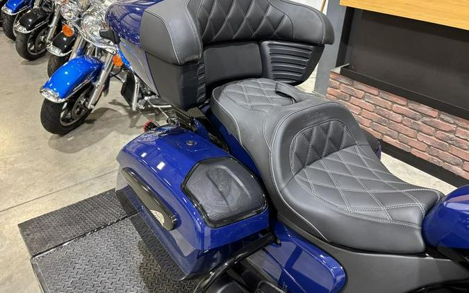2024 Indian Motorcycle® Pursuit® Dark Horse® with PowerBand Audio Package Springfield Blue