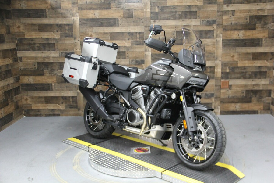 2023 Harley-Davidson Pan America™ 1250 Special Gray Haze w/Laced Wheels