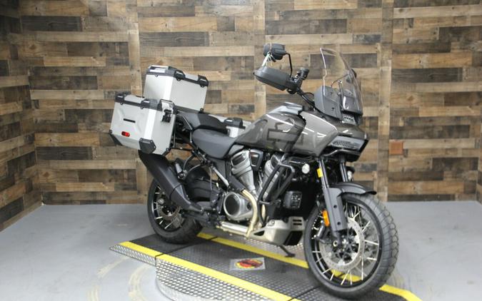 2023 Harley-Davidson Pan America™ 1250 Special Gray Haze w/Laced Wheels