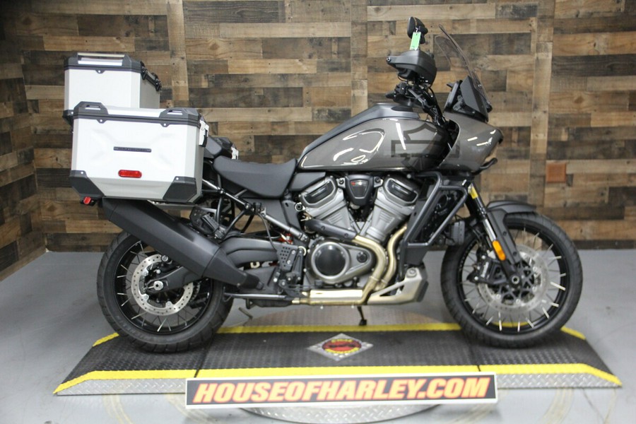 2023 Harley-Davidson Pan America™ 1250 Special Gray Haze w/Laced Wheels