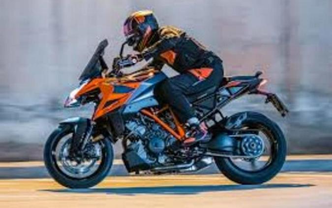 2023 KTM 1290 Super Duke GT