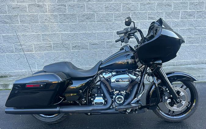 Harley-Davidson® Road Glide® 2017 FLTRX 647616A BLACK