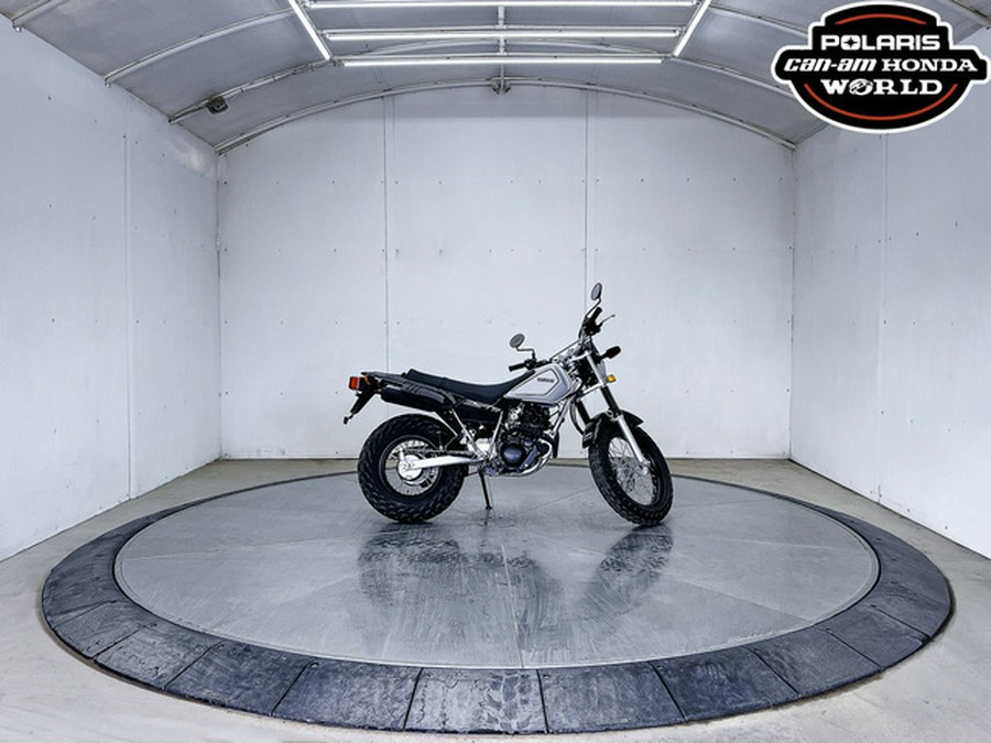 2027 Yamaha TW 200