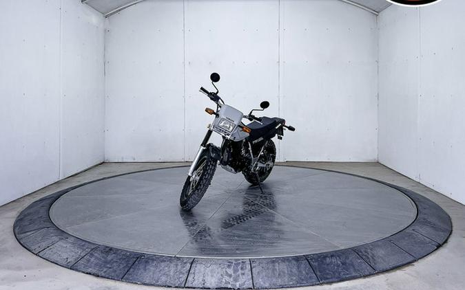 2027 Yamaha TW 200