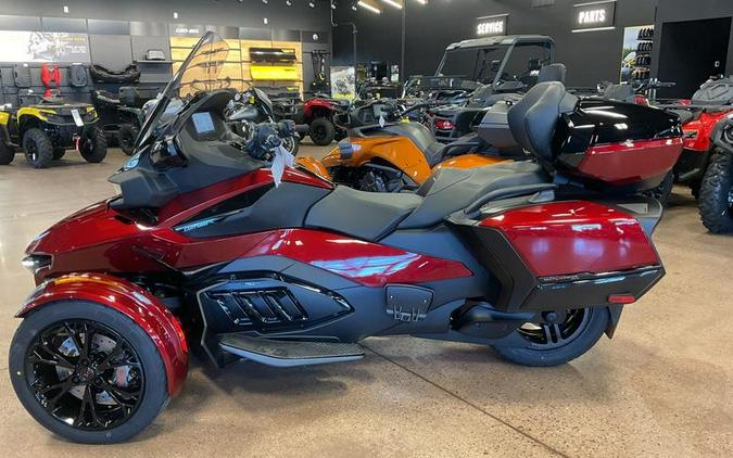 2024 Can-Am® Spyder RT Limited Dark Wheels