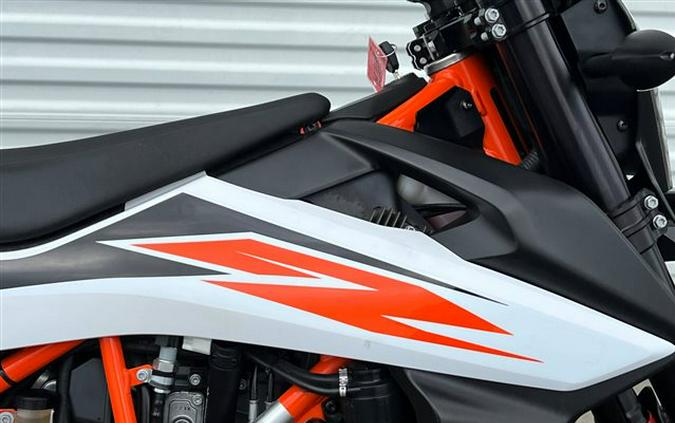 2019 KTM 690 SMC R