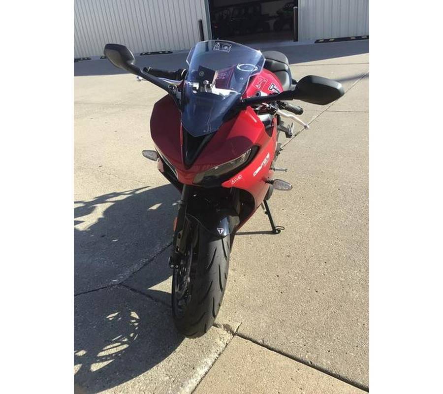 2025 Triumph Daytona 660 Carnival Red/Sapphire Black