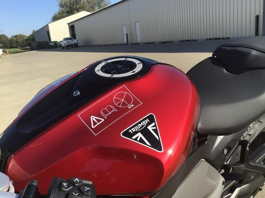 2025 Triumph Daytona 660 Carnival Red/Sapphire Black