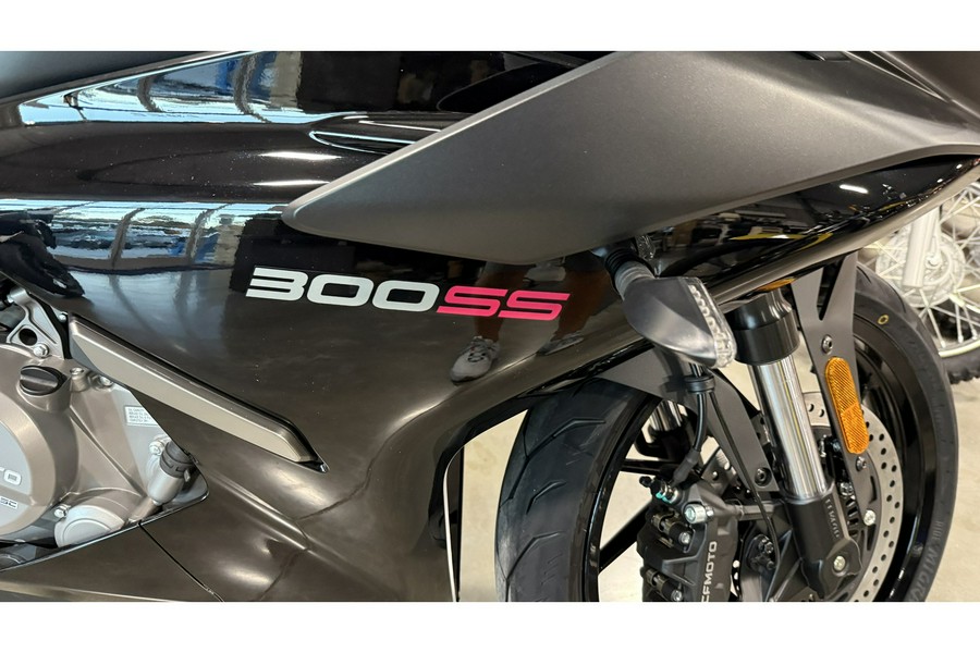 2025 CFMOTO 300SS