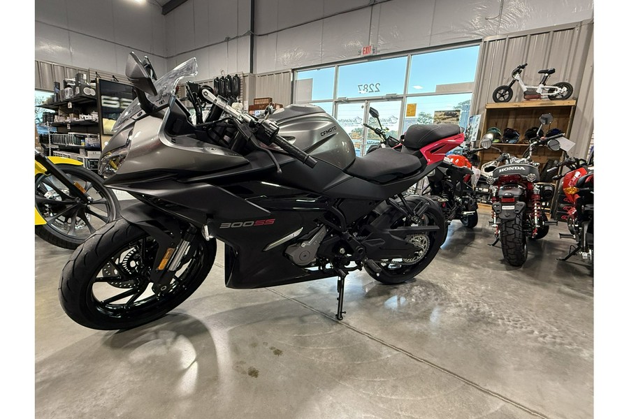 2025 CFMOTO 300SS