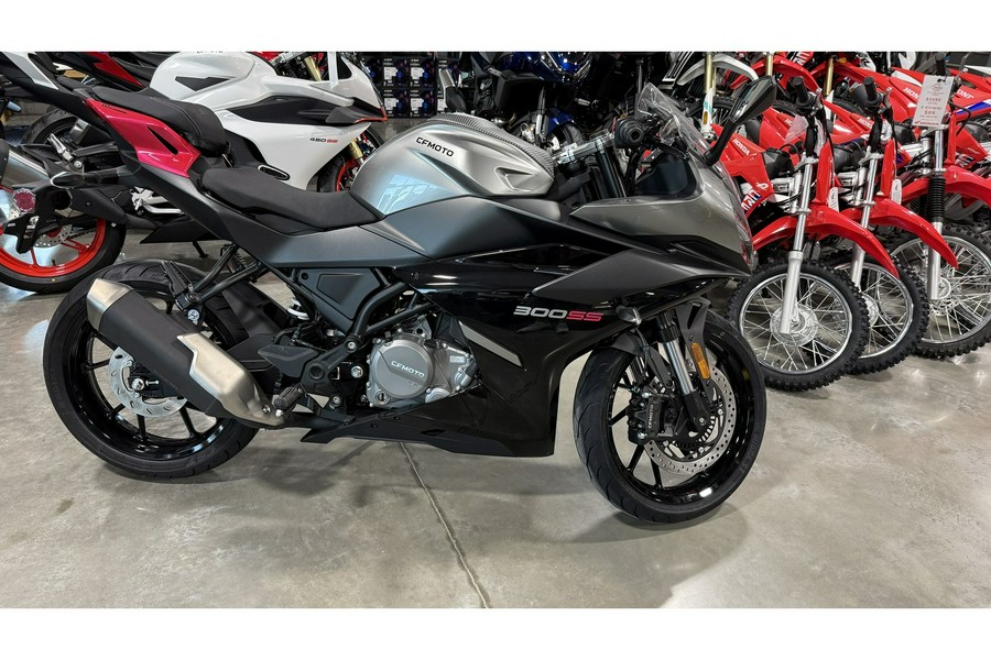 2025 CFMOTO 300SS
