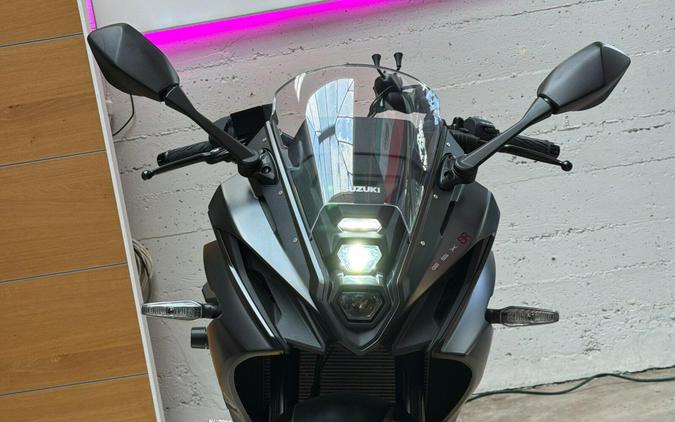 2025 Suzuki Gsx-8r