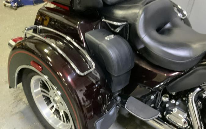 2011 Harley-Davidson Tri-Glide Ultra Classic - Two-Tone Color Options