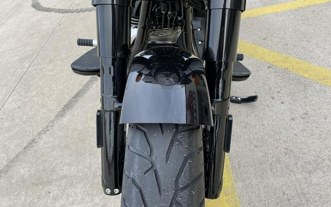 2023 Indian Motorcycle® Super Chief® ABS Black Metallic