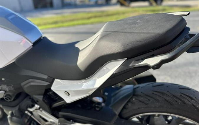 2020 BMW F 900 XR Light White