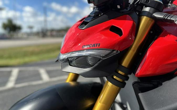 2024 Ducati Streetfighter V4 S Red