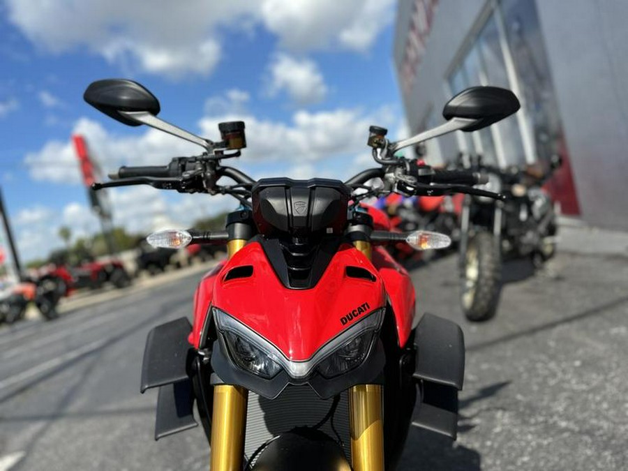 2024 Ducati Streetfighter V4 S Red